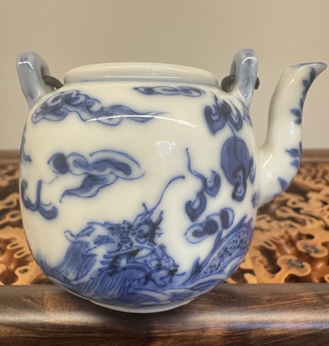 古玩陶瓷青花龍鳳紋提梁壺真品鑒賞圖