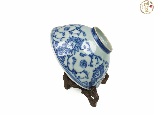 古玩陶瓷青花淡描花卉紋茶圓真品鑒賞圖