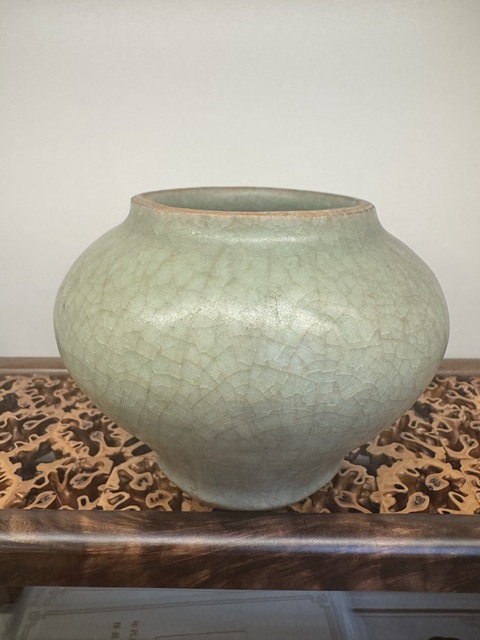 古玩陶瓷龍泉青瓷罐真品鑒賞圖