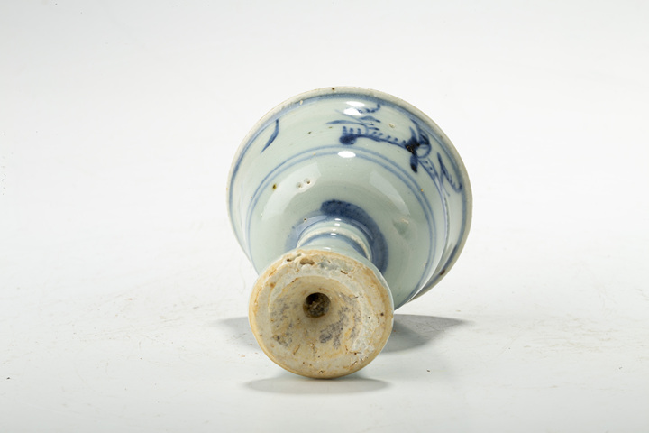 古玩陶瓷明中·青花花鳥紋高足杯拍賣,當前價格6800元