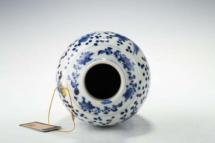 古玩陶瓷晚清·青花四海升平紋雞腿蓋瓶真品鑒賞圖