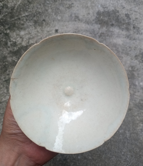 古玩陶瓷湖田窯青白釉葵口盞真品鑒賞圖