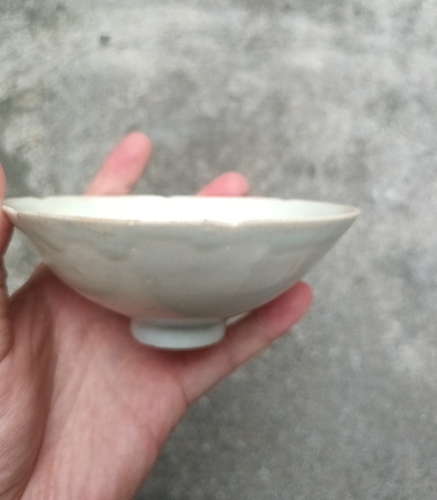 古玩陶瓷湖田窯青白釉葵口盞真品鑒賞圖