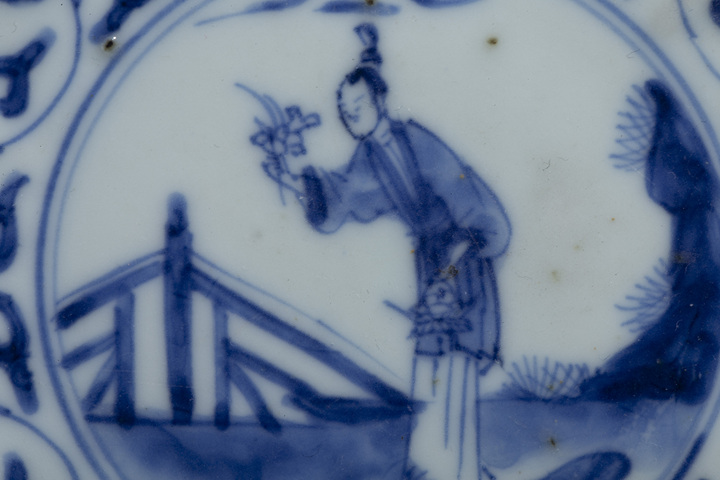 古玩陶瓷清雍正·青花仕女花卉紋花口碟拍賣，當前價格648元
