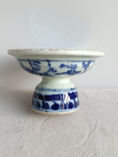 古玩陶瓷青花纏枝花紋高足貢盤拍賣，當前價格350元