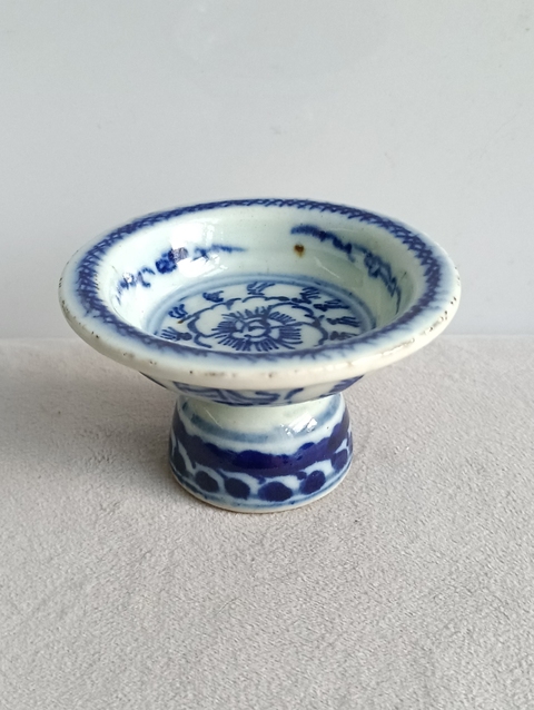 古玩陶瓷青花纏枝花紋高足貢盤拍賣，當前價格350元