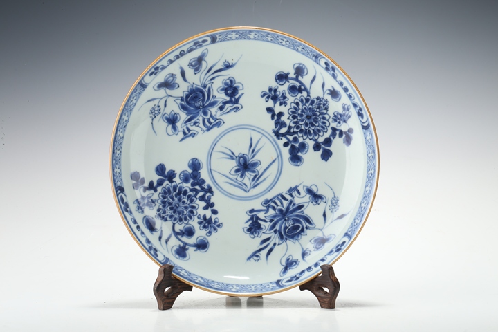 古玩陶瓷康熙·青花花卉紋盤真品鑒賞圖