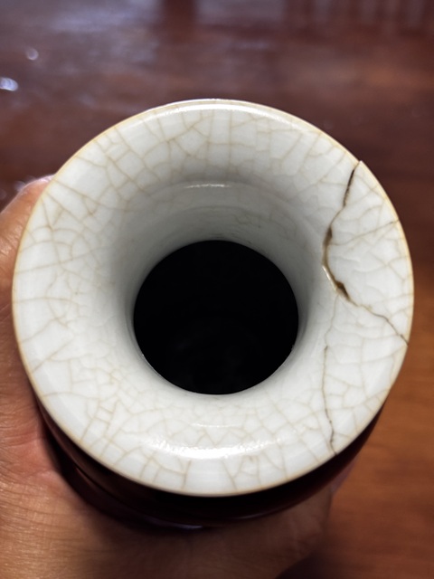 古玩陶瓷紅釉觀音瓶真品鑒賞圖