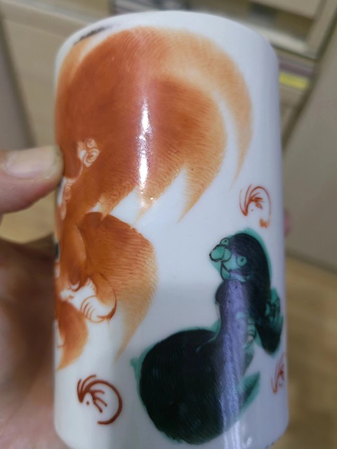 古玩陶瓷粉彩太師少保筆筒真品鑒賞圖