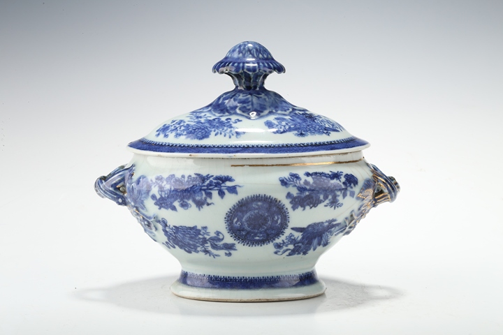 古玩陶瓷清中·青花八寶花卉紋蓋鍋真品鑒賞圖