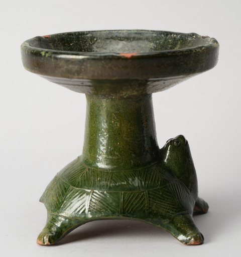 古玩陶瓷漢綠釉龜形燭臺(tái)真品鑒賞圖