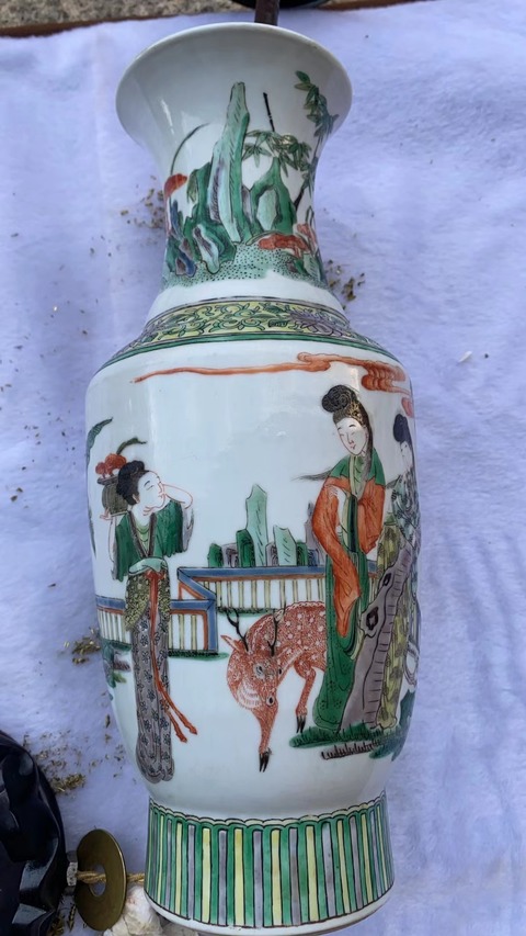古玩陶瓷五彩瓶真品鑒賞圖