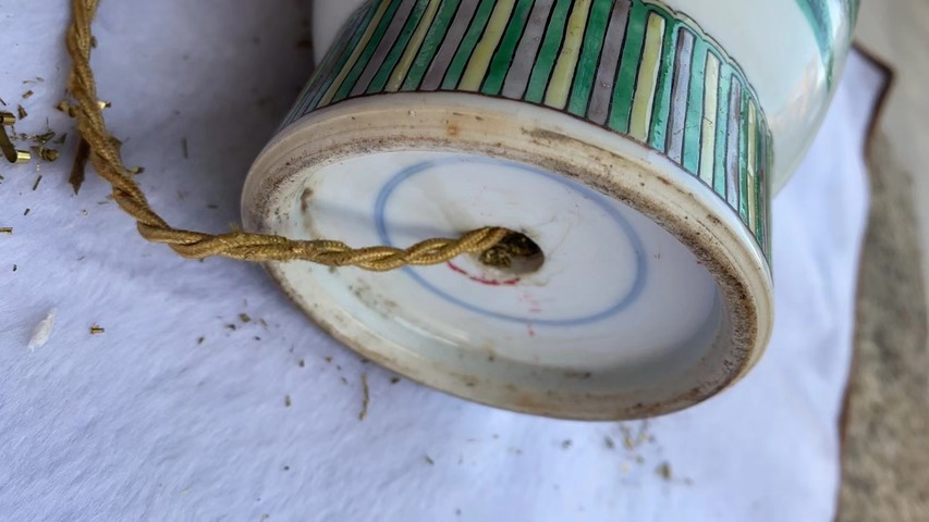 古玩陶瓷五彩瓶真品鑒賞圖