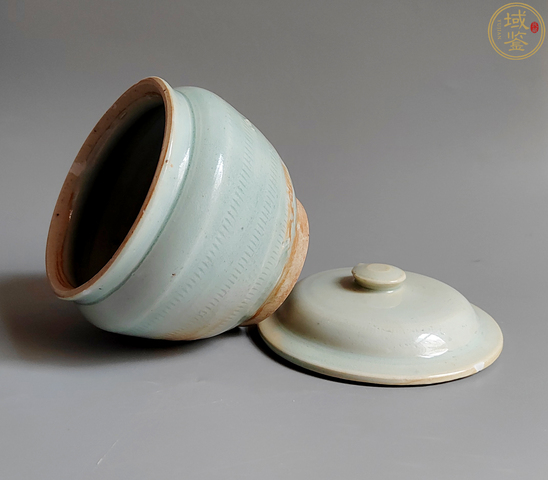 古玩陶瓷宋元青白釉暗刻蓋罐真品鑒賞圖