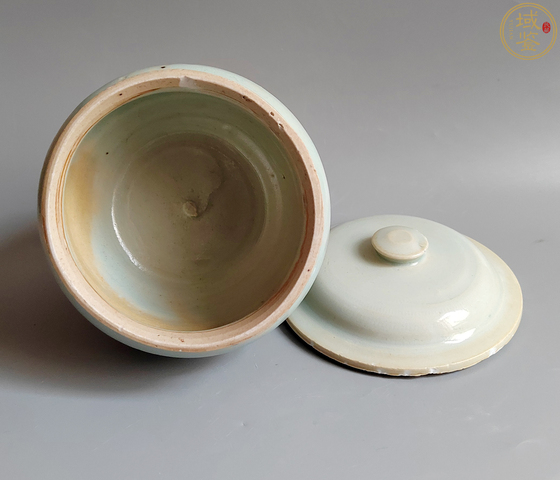 古玩陶瓷宋元青白釉暗刻蓋罐真品鑒賞圖