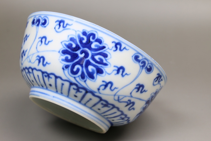 古玩陶瓷清晚期·青花纏枝寶相花碗拍賣，當前價格804元