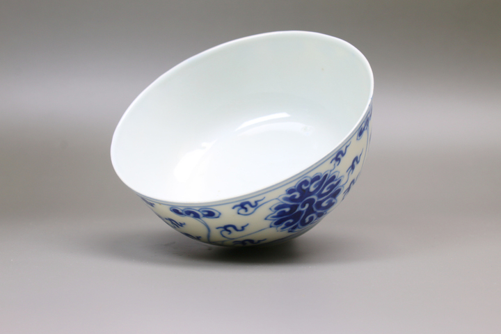 古玩陶瓷清晚期·青花纏枝寶相花碗拍賣，當前價格804元