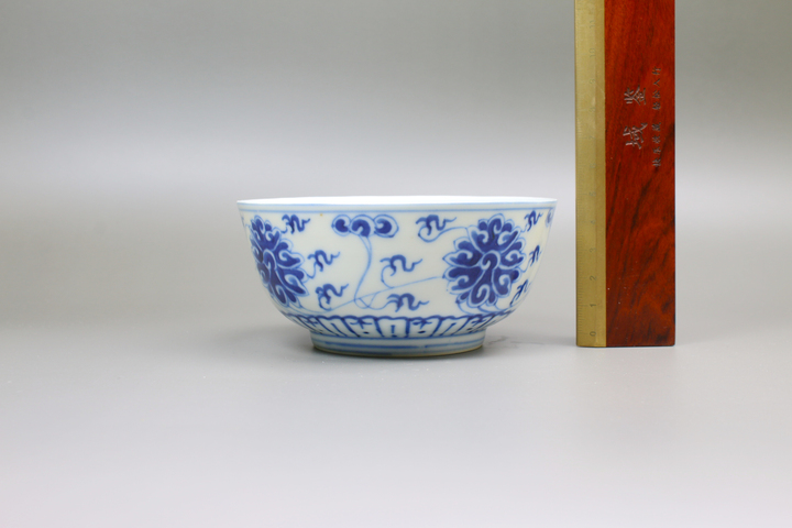 古玩陶瓷清晚期·青花纏枝寶相花碗拍賣，當前價格804元