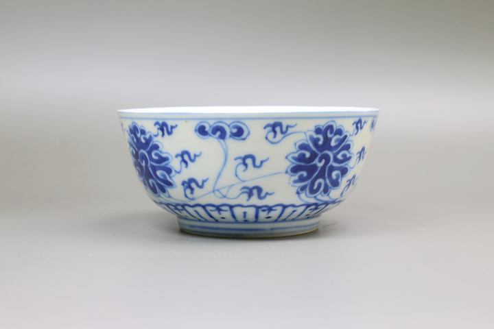古玩陶瓷清晚期·青花纏枝寶相花碗拍賣，當前價格804元