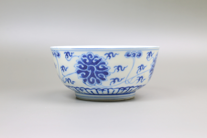 古玩陶瓷清晚期·青花纏枝寶相花碗拍賣，當前價格804元