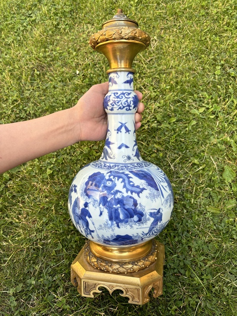 古玩陶瓷人物紋青花蒜頭瓶真品鑒賞圖