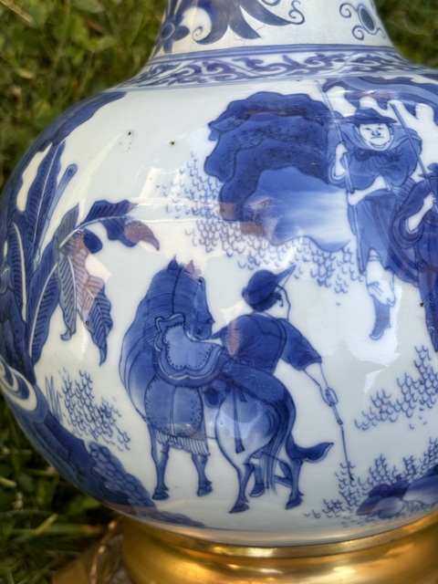古玩陶瓷人物紋青花蒜頭瓶真品鑒賞圖