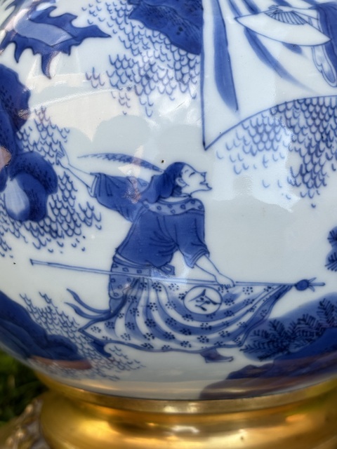 古玩陶瓷人物紋青花蒜頭瓶真品鑒賞圖