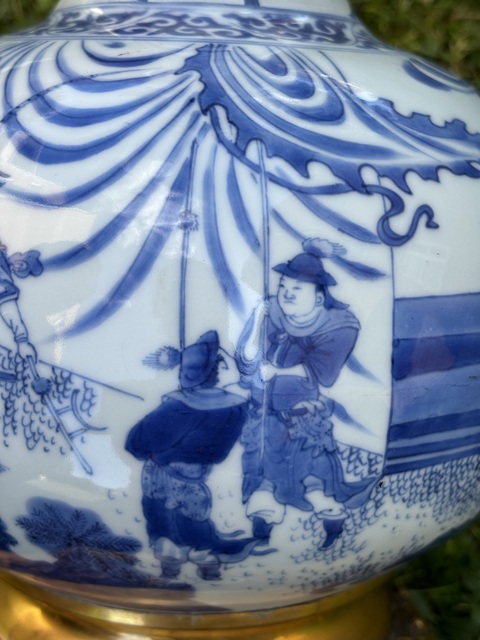 古玩陶瓷人物紋青花蒜頭瓶真品鑒賞圖