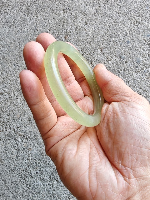 古玩玉器岫玉手鐲真品鑒賞圖