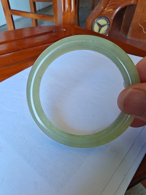 古玩玉器岫玉手鐲真品鑒賞圖