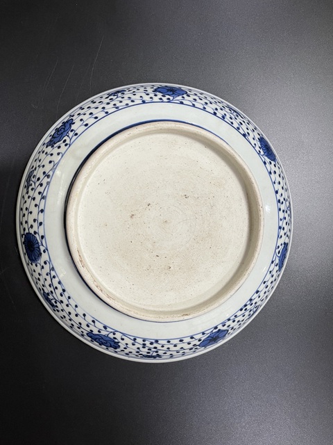 古玩陶瓷一束蓮青花盤真品鑒賞圖