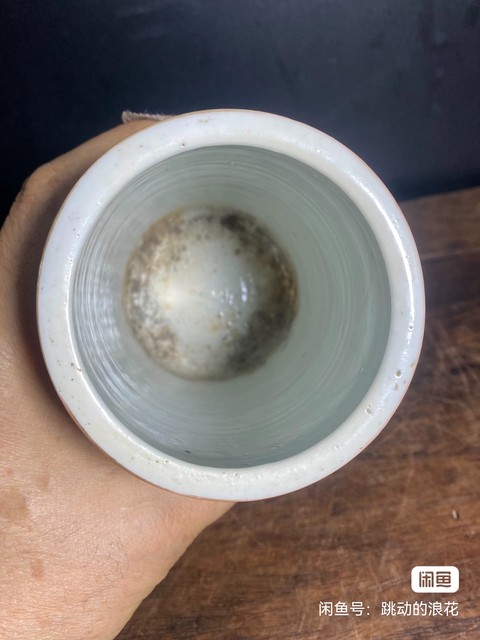 古玩陶瓷粉彩孔雀花卉紋筆筒真品鑒賞圖