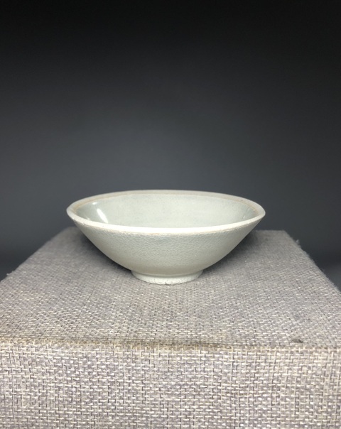 古玩陶瓷影青釉梅花紋盞真品鑒賞圖