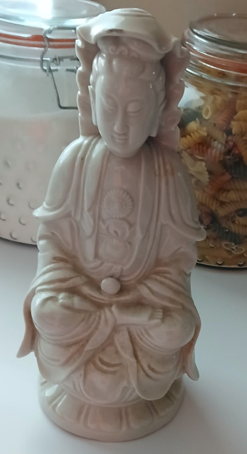 古玩陶瓷觀音塑像真品鑒賞圖