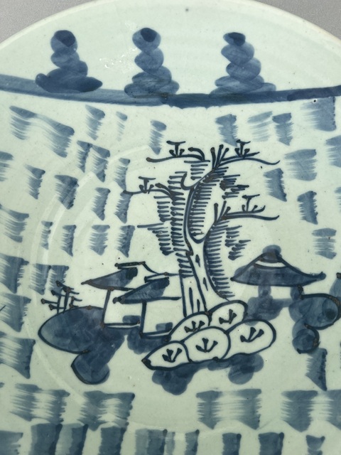 古玩陶瓷豆青釉青花山水人物盤真品鑒賞圖
