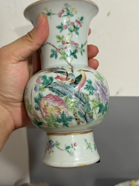 古玩陶瓷粉彩錦雞花卉紋花觚真品鑒賞圖