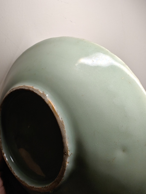 古玩陶瓷冬青釉刻花盤真品鑒賞圖