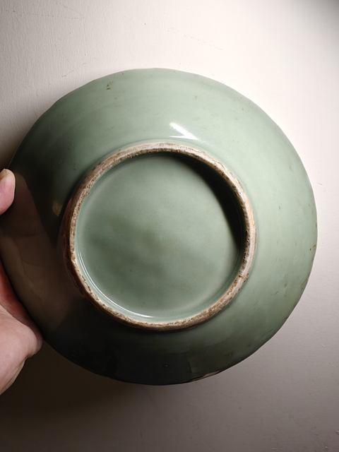 古玩陶瓷冬青釉刻花盤真品鑒賞圖