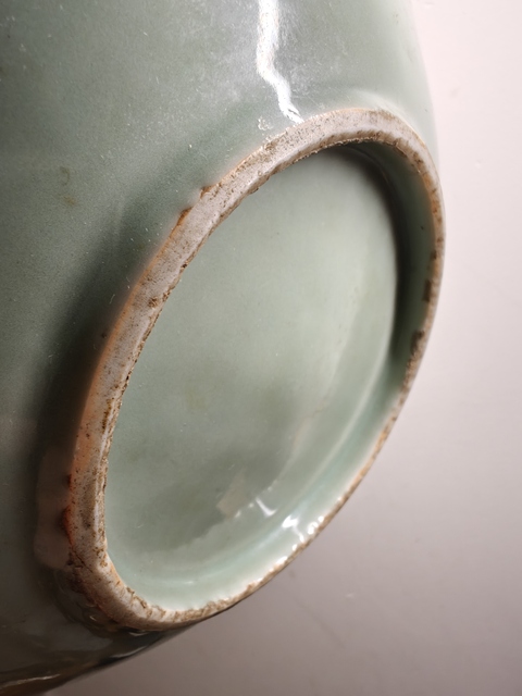 古玩陶瓷冬青釉刻花盤真品鑒賞圖