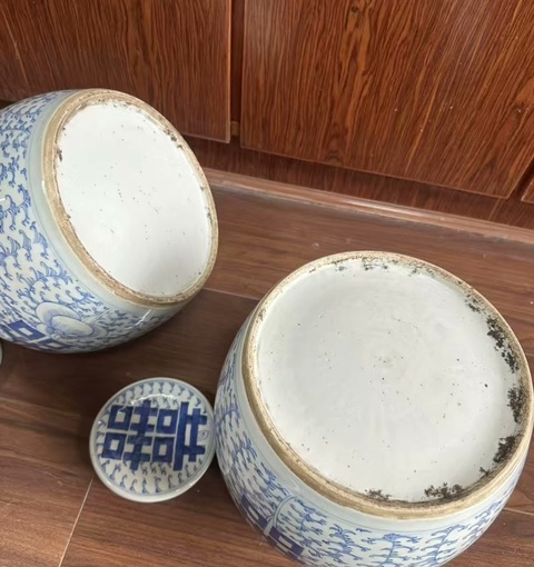 古玩陶瓷纏枝花囍字紋罐真品鑒賞圖