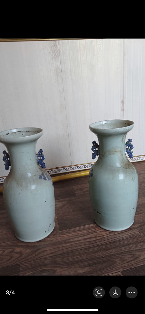 古玩陶瓷龍紋豆青釉青花瓶真品鑒賞圖