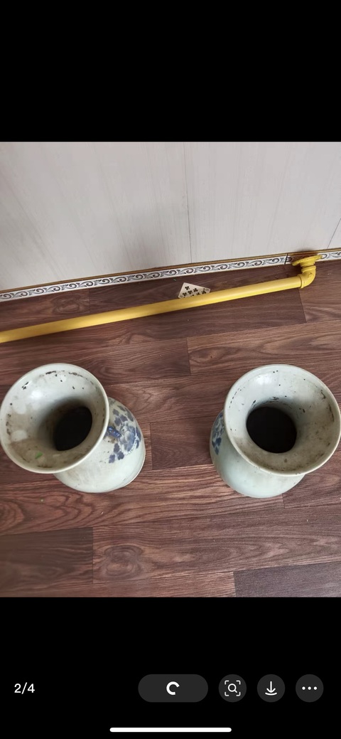 古玩陶瓷龍紋豆青釉青花瓶真品鑒賞圖