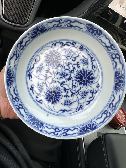 古玩陶瓷青花纏枝蓮紋盤真品鑒賞圖