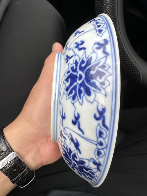 古玩陶瓷青花纏枝蓮紋盤真品鑒賞圖