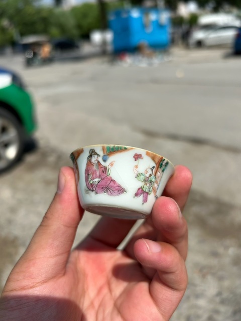 古玩陶瓷人物紋粉彩馬蹄杯真品鑒賞圖
