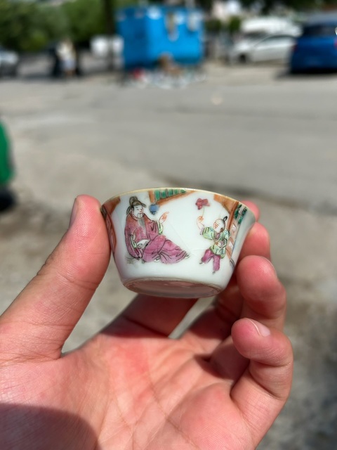 古玩陶瓷人物紋粉彩馬蹄杯真品鑒賞圖