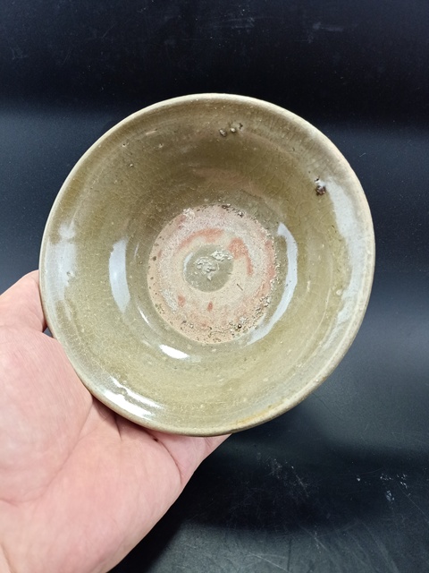 古玩陶瓷龍泉青瓷碗真品鑒賞圖
