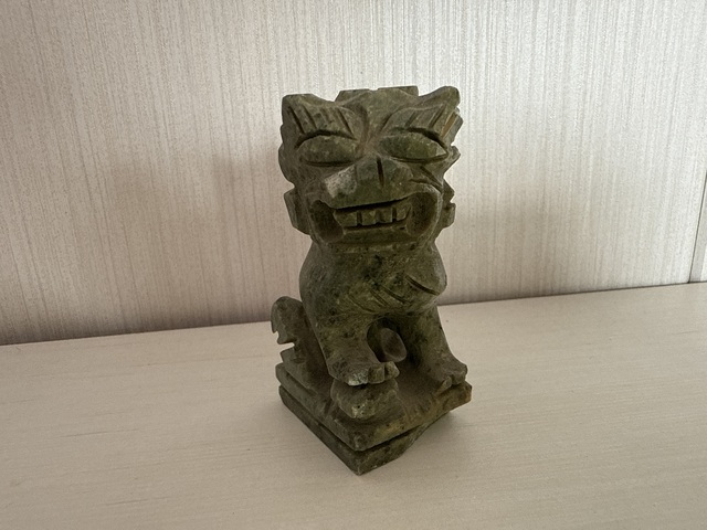 古玩玉器獨山玉雕“獅子”擺件真品鑒賞圖
