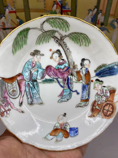 古玩陶瓷粉彩西廂記紋杯碟真品鑒賞圖