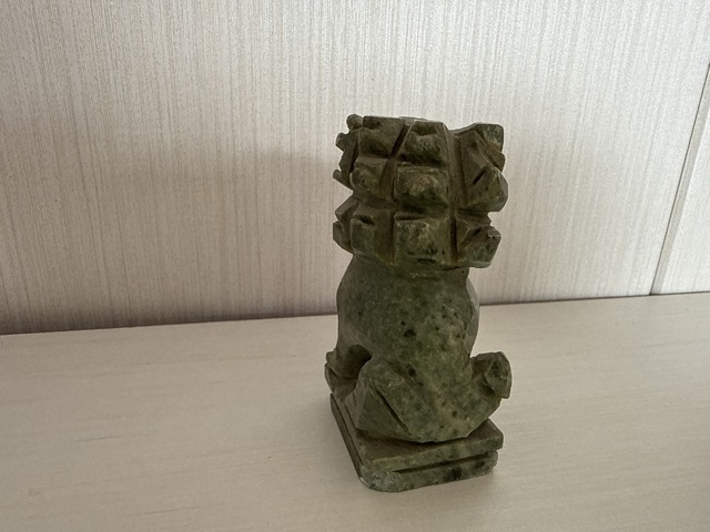 古玩玉器獨山玉雕“獅子”擺件真品鑒賞圖